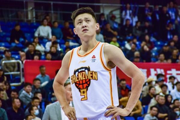 教練教你打籃球！周鵬13中10砍24分&生涯總得分升歷史第十三！